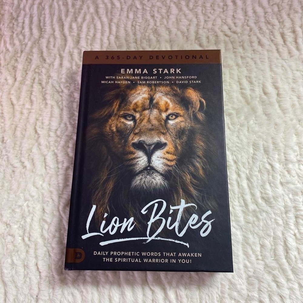 Daily‎ Devotional Book Lion Bites Awaken the Spiritual Warrior Inspiration Hope